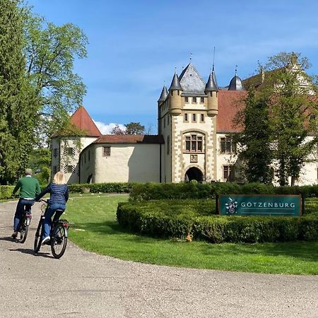 Schlosshotel Goetzenburg 자그슈타우젠 외부 사진